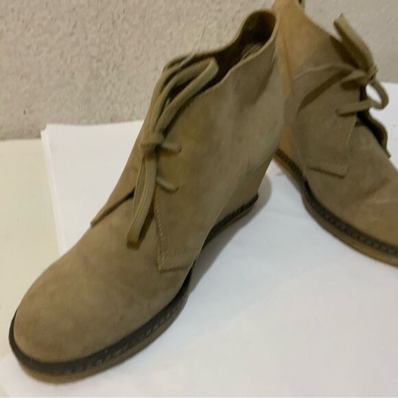 J CREW ~MacAlister Beige Suede Wedge Chukka Desert Ankle Boots - Picture 7 of 11